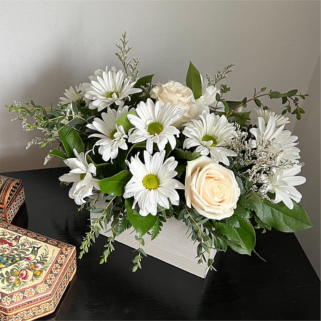 Fresh Linen Box Bouquet – Charleston Cut Flower Company, Charleston WV