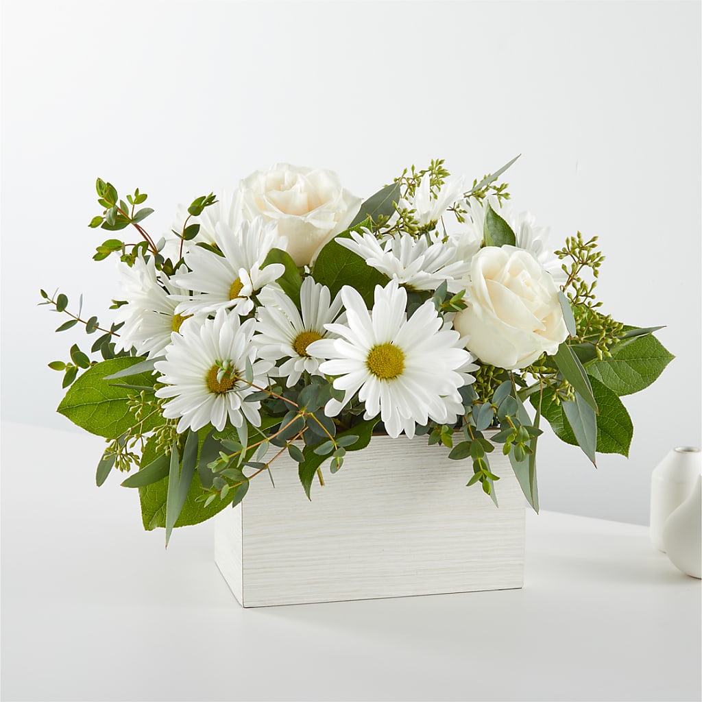 Fresh Linen Box Bouquet –  Charleston Cut Flower Company, Charleston WV