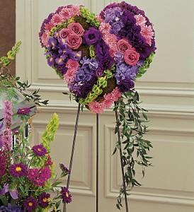 Graceful Tribute Heart - by Charleston Cut Flower Co –  Charleston Cut Flower Company, Charleston WV